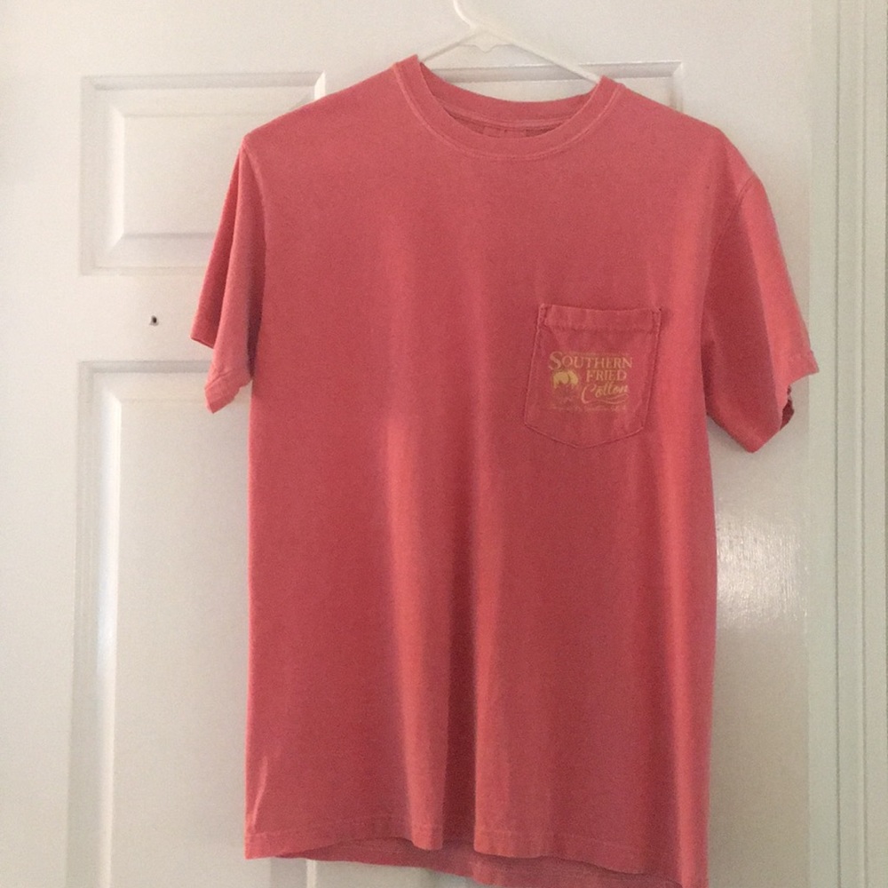 Women’s pink Southern Fried Cotton Giraffe tee